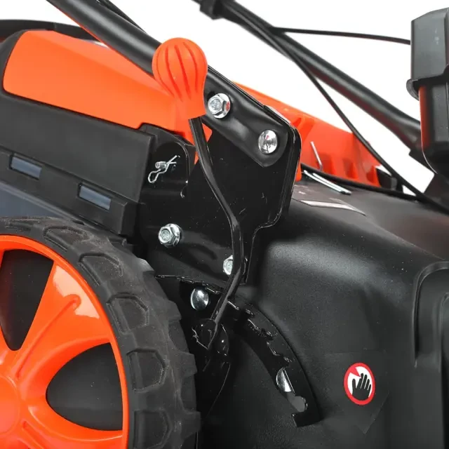 Бензиновая газонокосилка самоходная Patriot PT 47 LS Бензиновая газонокосилка самоходная Patriot PT 47 LS