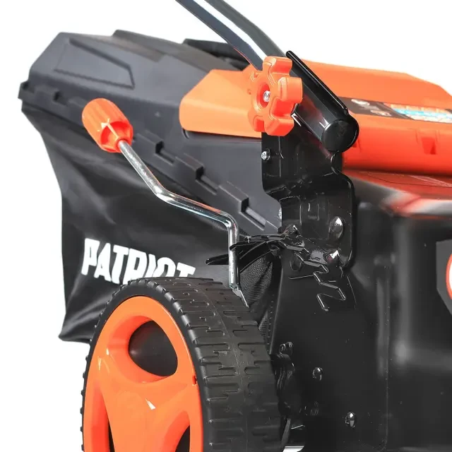 Бензиновая газонокосилка самоходная Patriot PT 42 LS